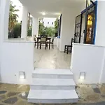The Hello גומבט