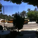 The Hello Ξενοδοχείο 3*